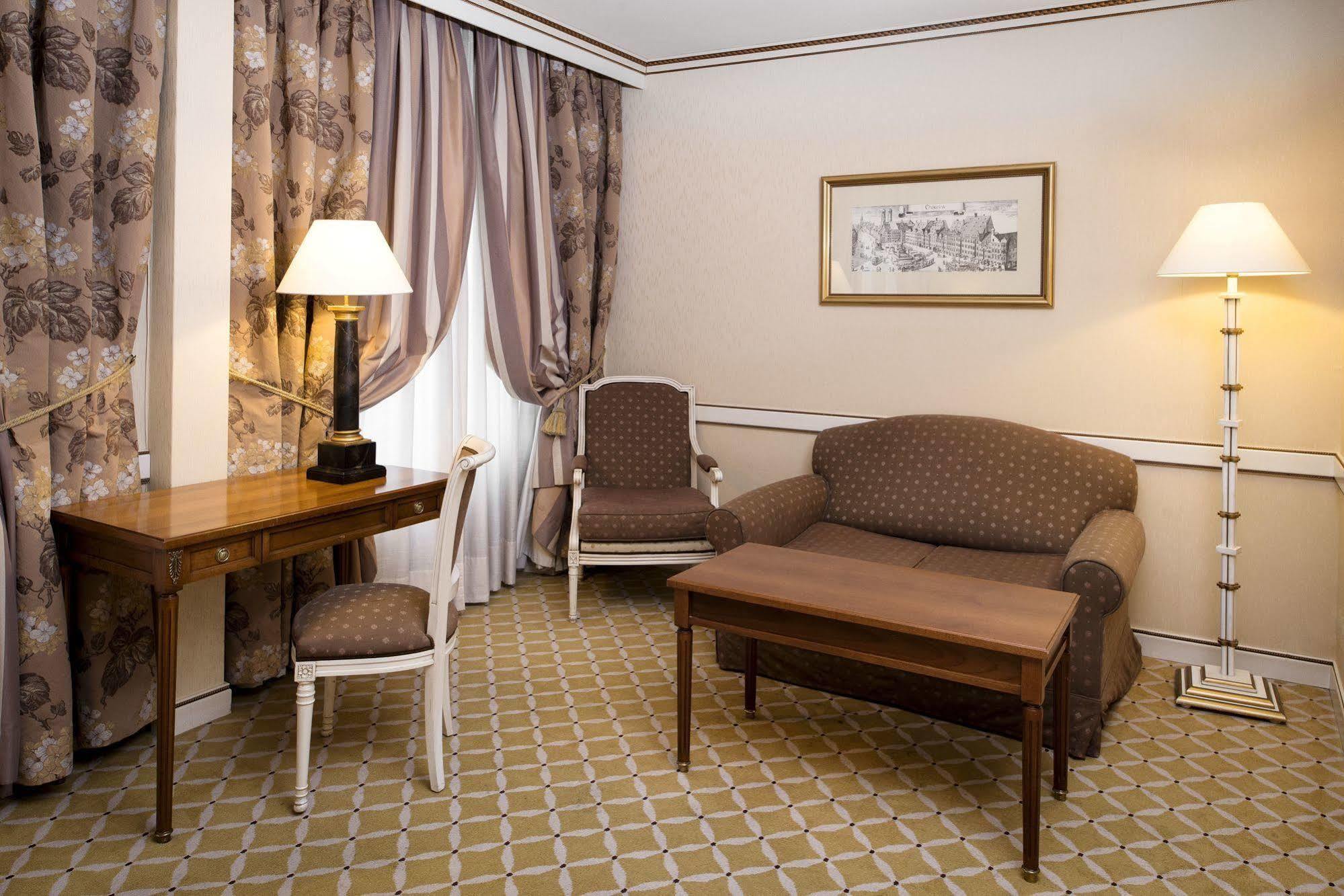 เอ็นเอช เจนีวา ซิตี้ Hotel ภายนอก รูปภาพ